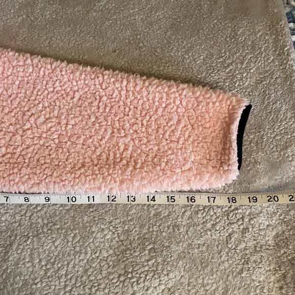 No Boundaries Pink Sherpa Pullover with Black Trim. Sz L - Picture 3 of 4